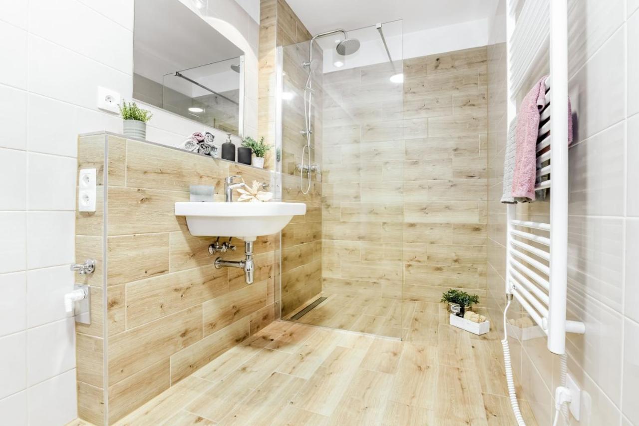 Apartmany Karlovy Dvory Horni Plana Luaran gambar