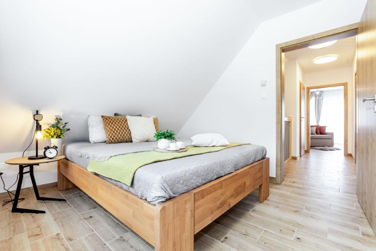 Apartmany Karlovy Dvory Horni Plana Luaran gambar
